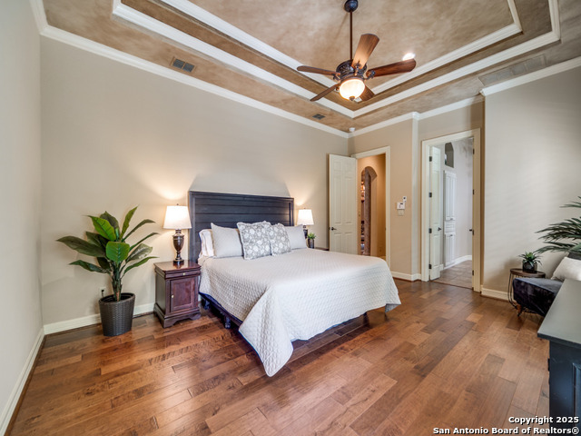 Listing photo id 13 for 130 Hampton Wy