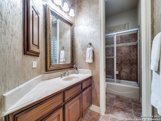 Listing photo id 18 for 130 Hampton Wy
