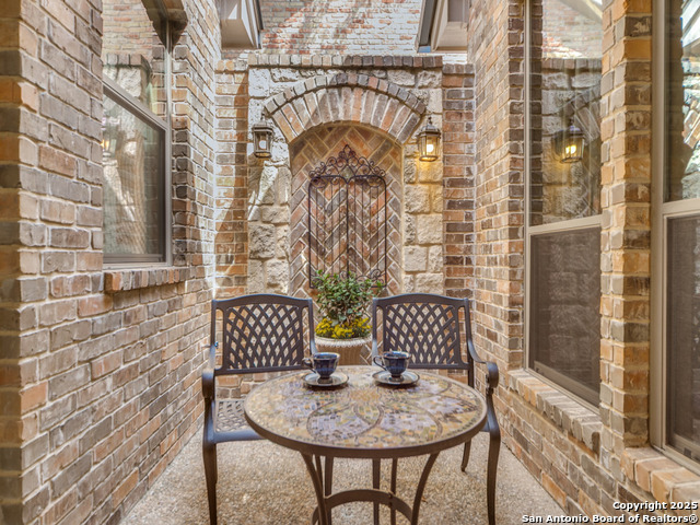 Listing photo id 20 for 130 Hampton Wy
