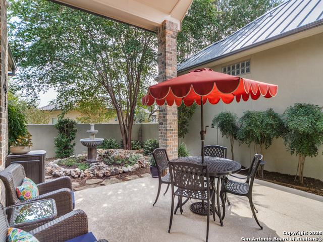 Listing photo id 21 for 130 Hampton Wy