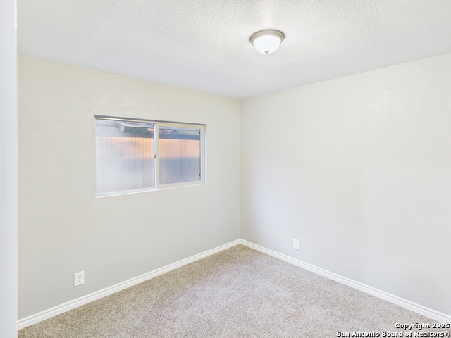 Listing photo id 11 for 9134 Ocean Gate