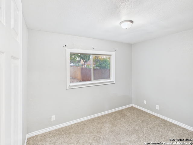 Listing photo id 12 for 9134 Ocean Gate