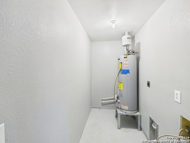 Listing photo id 14 for 9134 Ocean Gate