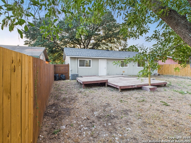 Listing photo id 18 for 9134 Ocean Gate