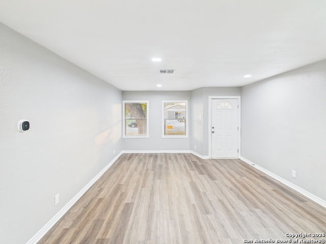 Listing photo id 3 for 9134 Ocean Gate