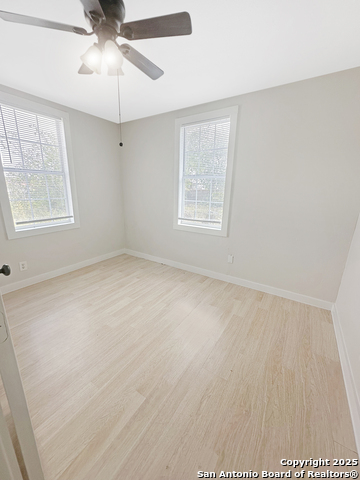 Image 6 of 9 For 527 Bee  