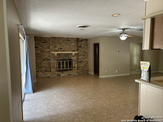 Image 10 of 34 For 10711 Janet Lee