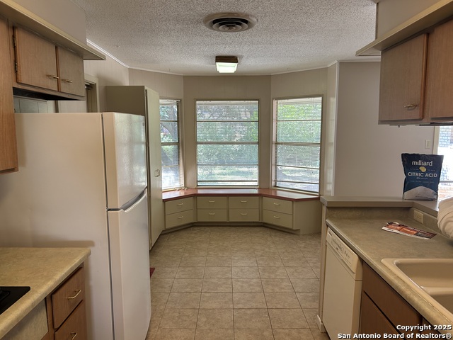 Image 12 of 34 For 10711 Janet Lee