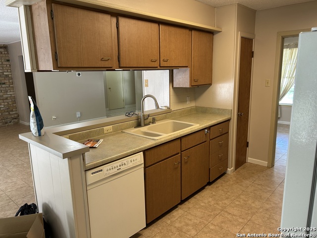 Image 14 of 34 For 10711 Janet Lee