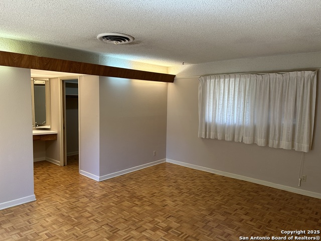 Image 15 of 34 For 10711 Janet Lee