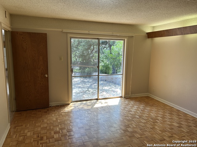 Image 19 of 34 For 10711 Janet Lee