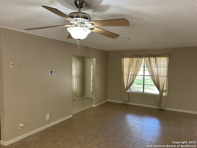 Image 21 of 34 For 10711 Janet Lee