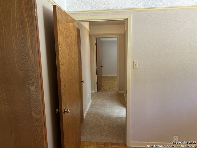 Image 23 of 34 For 10711 Janet Lee