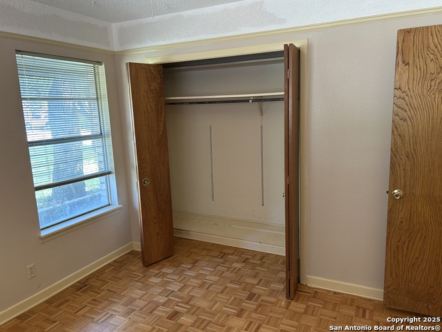 Image 24 of 34 For 10711 Janet Lee