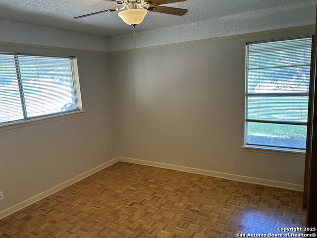 Image 25 of 34 For 10711 Janet Lee