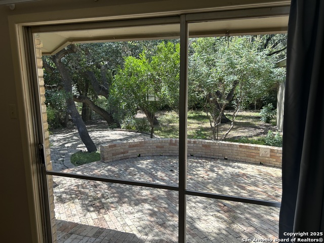 Image 27 of 34 For 10711 Janet Lee