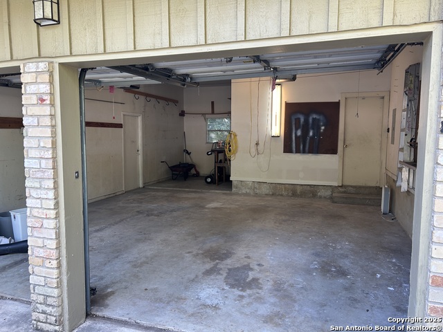 Image 4 of 34 For 10711 Janet Lee