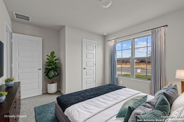 Listing photo id 8 for 161 Cheyenne Drive