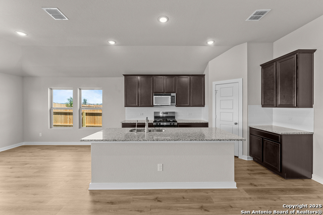 Listing photo id 10 for 161 Cheyenne Drive