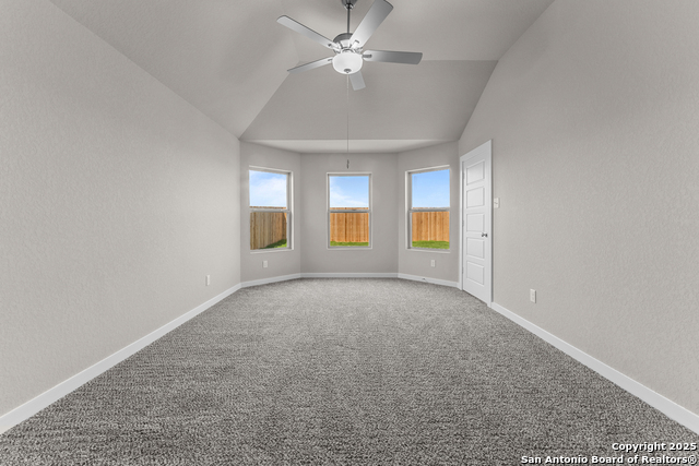 Listing photo id 12 for 161 Cheyenne Drive