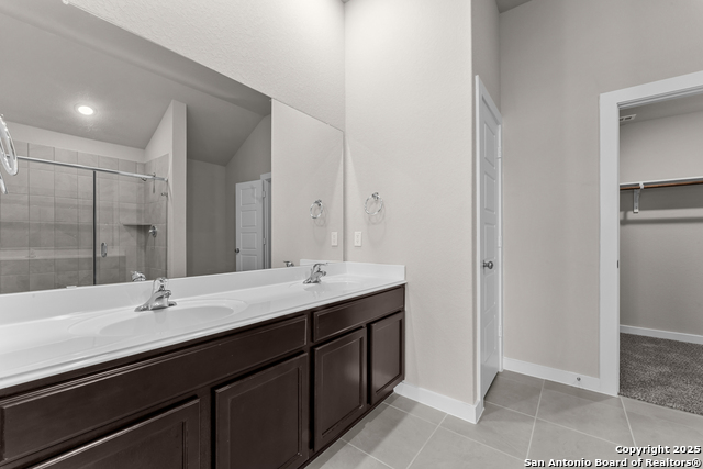Listing photo id 13 for 161 Cheyenne Drive