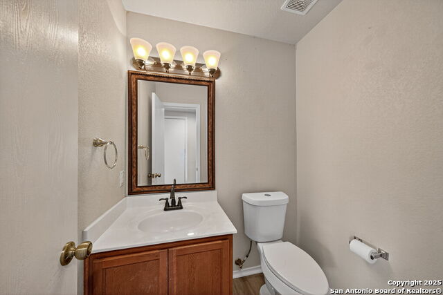 Image 13 of 24 For 10112 Villa Del Lago