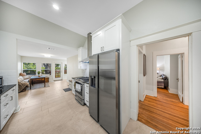 Image 11 of 26 For 509 Mistletoe Ave W