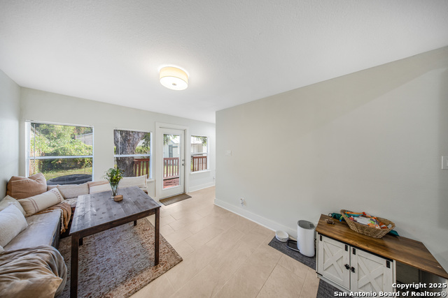 Image 13 of 26 For 509 Mistletoe Ave W