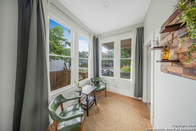 Image 17 of 26 For 509 Mistletoe Ave W