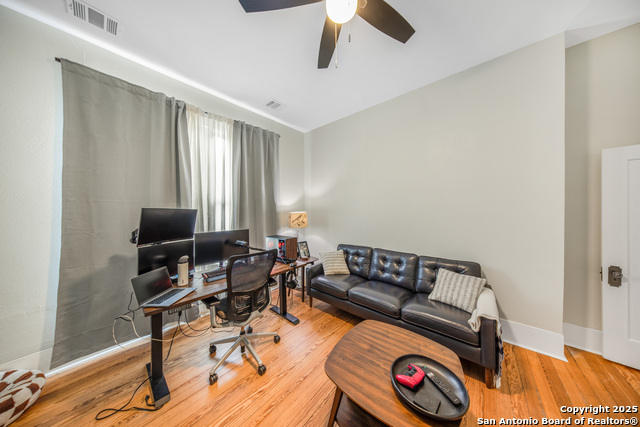 Image 22 of 26 For 509 Mistletoe Ave W