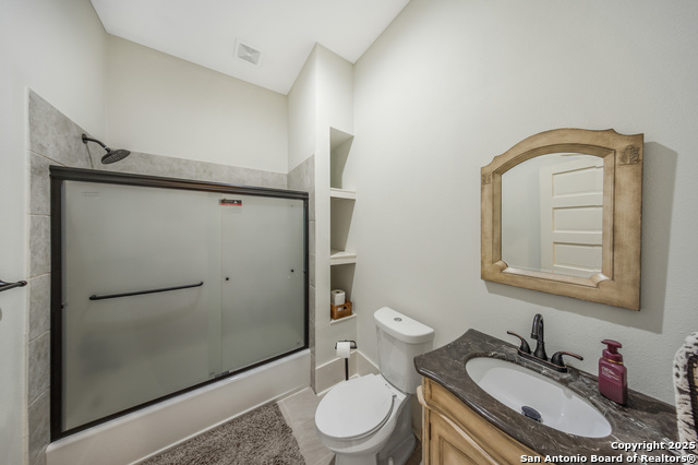 Image 23 of 26 For 509 Mistletoe Ave W