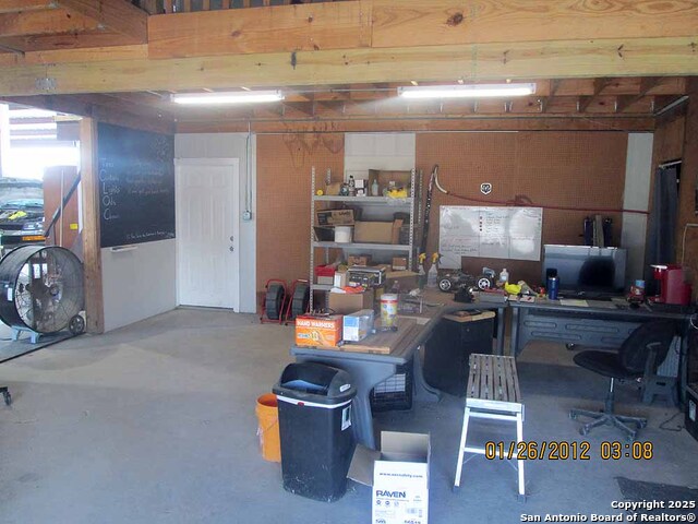 Listing photo id 14 for 2780 Fm 471  