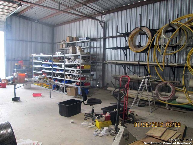 Listing photo id 16 for 2780 Fm 471  