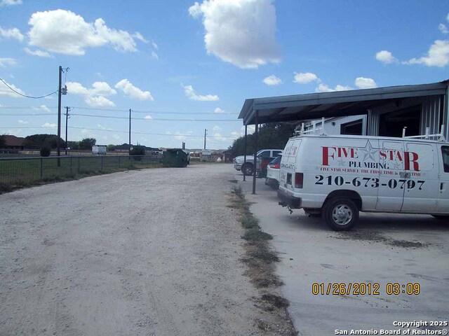 Listing photo id 19 for 2780 Fm 471  