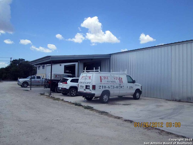 Listing photo id 20 for 2780 Fm 471  