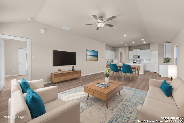 Listing photo id 3 for 159 Cheyenne Drive