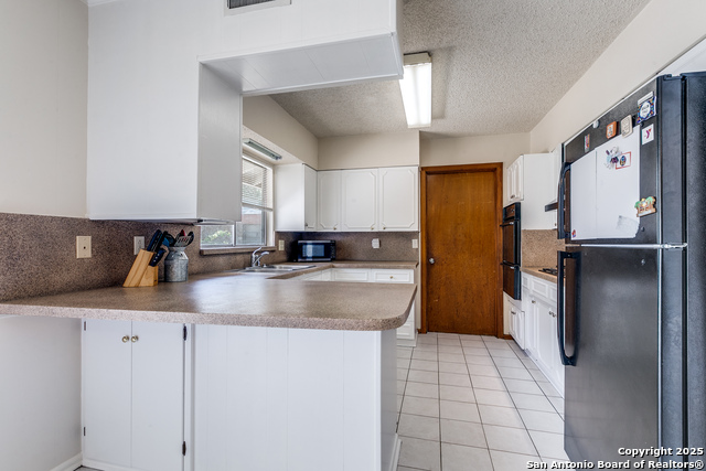 Image 14 of 25 For 106 Warwich Dr.