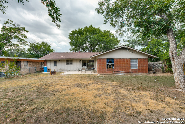 Image 21 of 25 For 106 Warwich Dr.