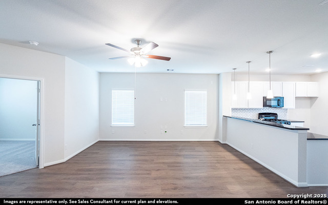 Listing photo id 0 for 8922 Chili Bowl Street