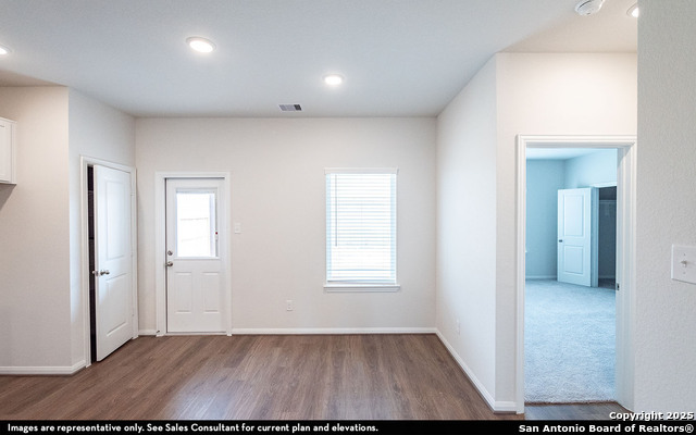 Listing photo id 4 for 8922 Chili Bowl Street