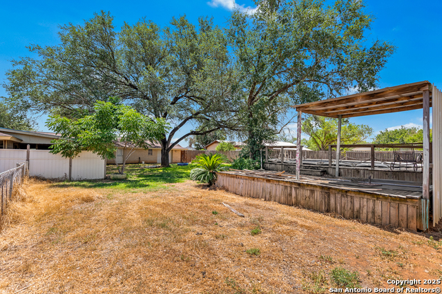 Image 35 of 48 For 198 Encino Drive