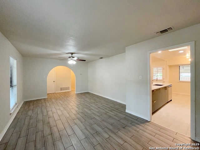 Image 12 of 42 For 414 De Soto Drive