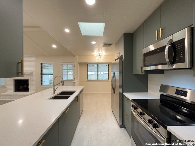 Image 13 of 42 For 414 De Soto Drive
