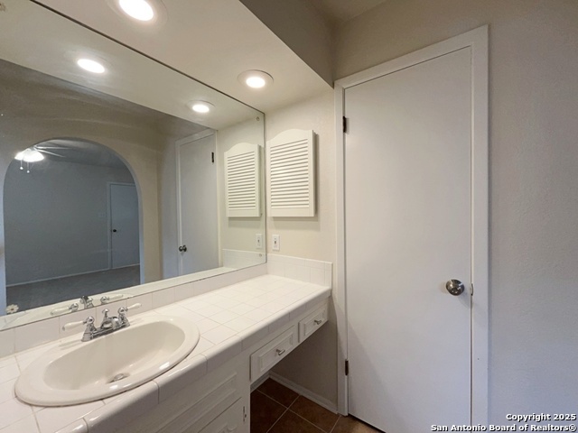 Image 22 of 42 For 414 De Soto Drive