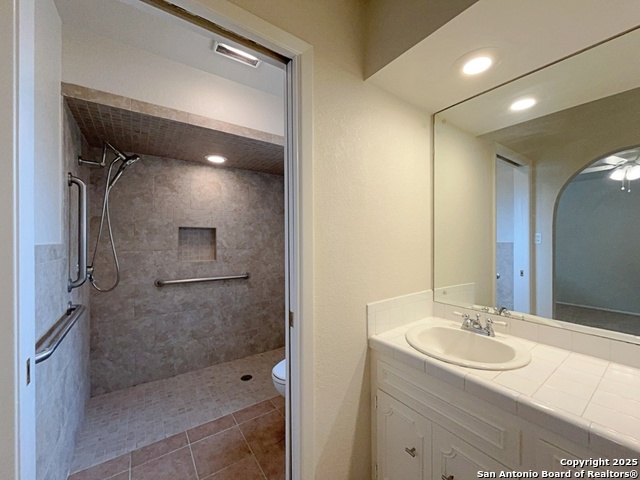 Image 23 of 42 For 414 De Soto Drive