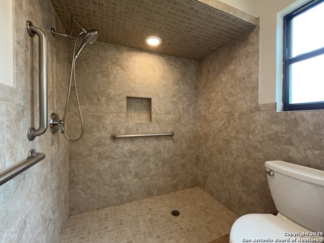 Image 24 of 42 For 414 De Soto Drive
