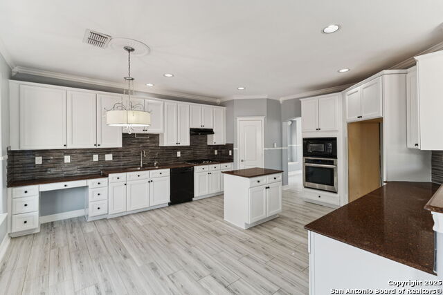 Image 10 of 36 For 21419 La Pena