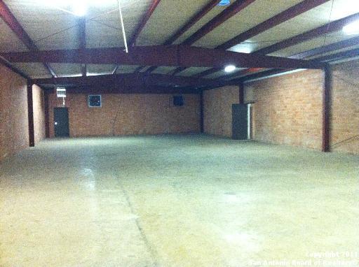 Listing photo id 10 for 8446 Gault Ln