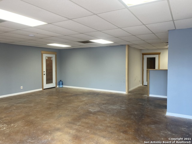 Listing photo id 0 for 8446 Gault Ln