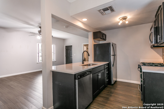 Listing photo id 9 for 535 Magnolia W 1